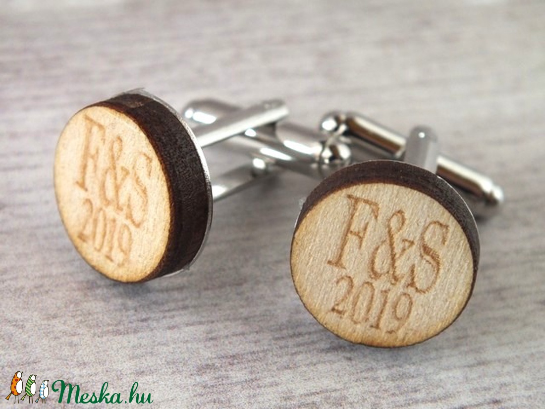 Gravírozott fa mandzsettagomb -  - Meska.hu