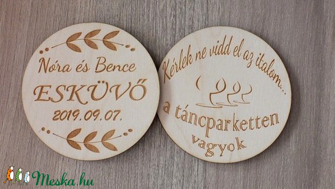 Két oldalán gravírozott esküvői poháralátét, köszönőajándék -  - Meska.hu
