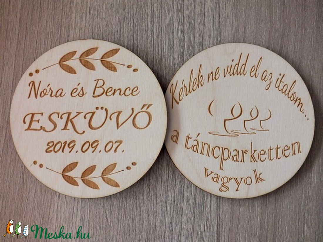 Két oldalán gravírozott esküvői poháralátét, köszönőajándék -  - Meska.hu