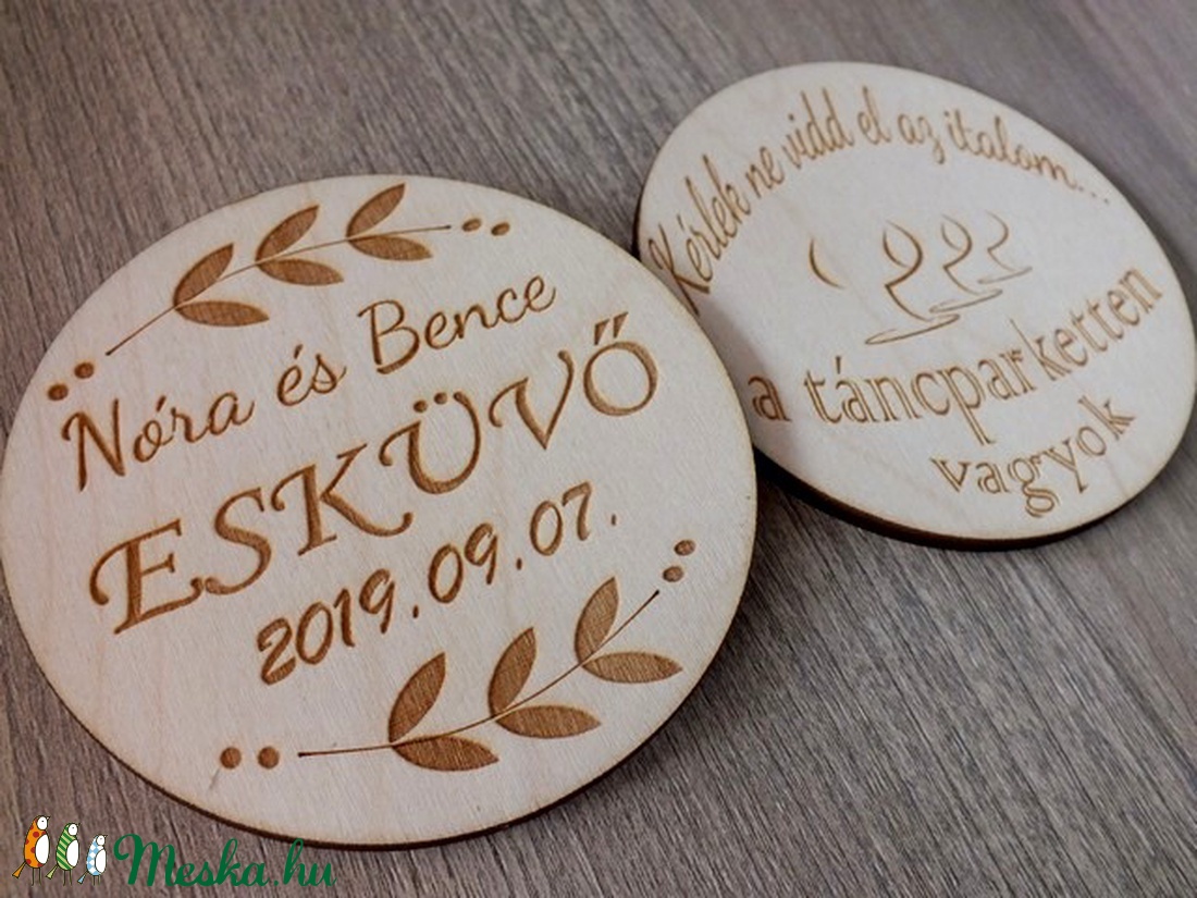 Két oldalán gravírozott esküvői poháralátét, köszönőajándék -  - Meska.hu
