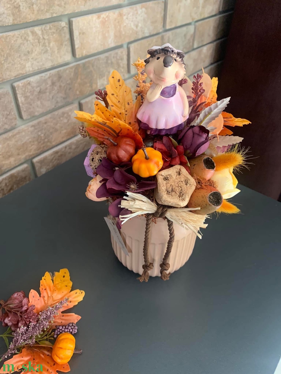 Szalmamasnis sünlányka asztaldísz - otthon & életmód - dekoráció - asztal és polc dekoráció - asztaldísz - Meska.hu Szalmamasnis sünlányka asztaldísz - otthon & életmód - dekoráció - asztal és polc dekoráció - asztaldísz - Meska.hu