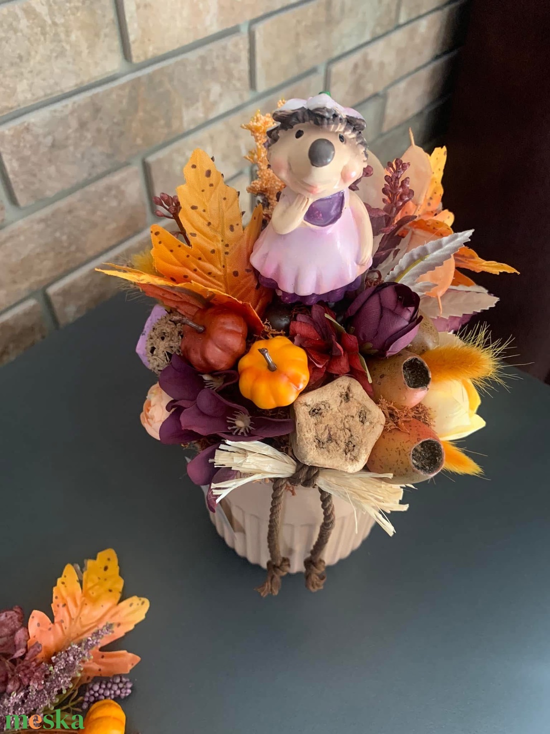 Szalmamasnis sünlányka asztaldísz - otthon & életmód - dekoráció - asztal és polc dekoráció - asztaldísz - Meska.hu Szalmamasnis sünlányka asztaldísz - otthon & életmód - dekoráció - asztal és polc dekoráció - asztaldísz - Meska.hu