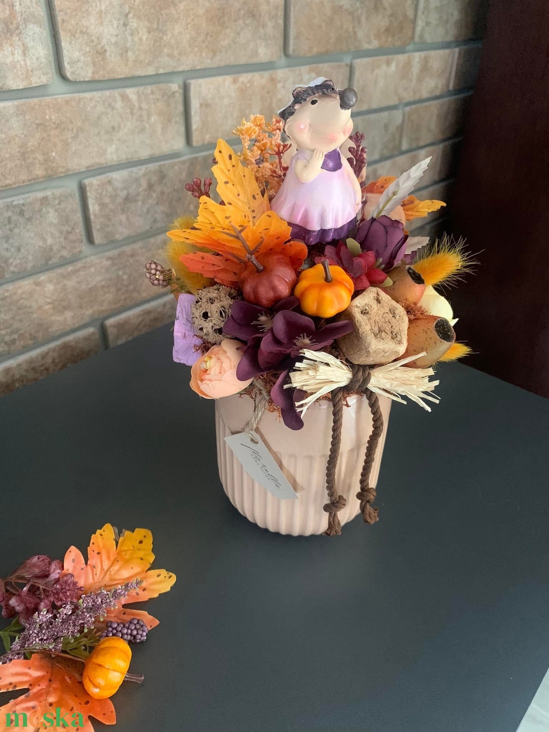 Szalmamasnis sünlányka asztaldísz - otthon & életmód - dekoráció - asztal és polc dekoráció - asztaldísz - Meska.hu Szalmamasnis sünlányka asztaldísz - otthon & életmód - dekoráció - asztal és polc dekoráció - asztaldísz - Meska.hu