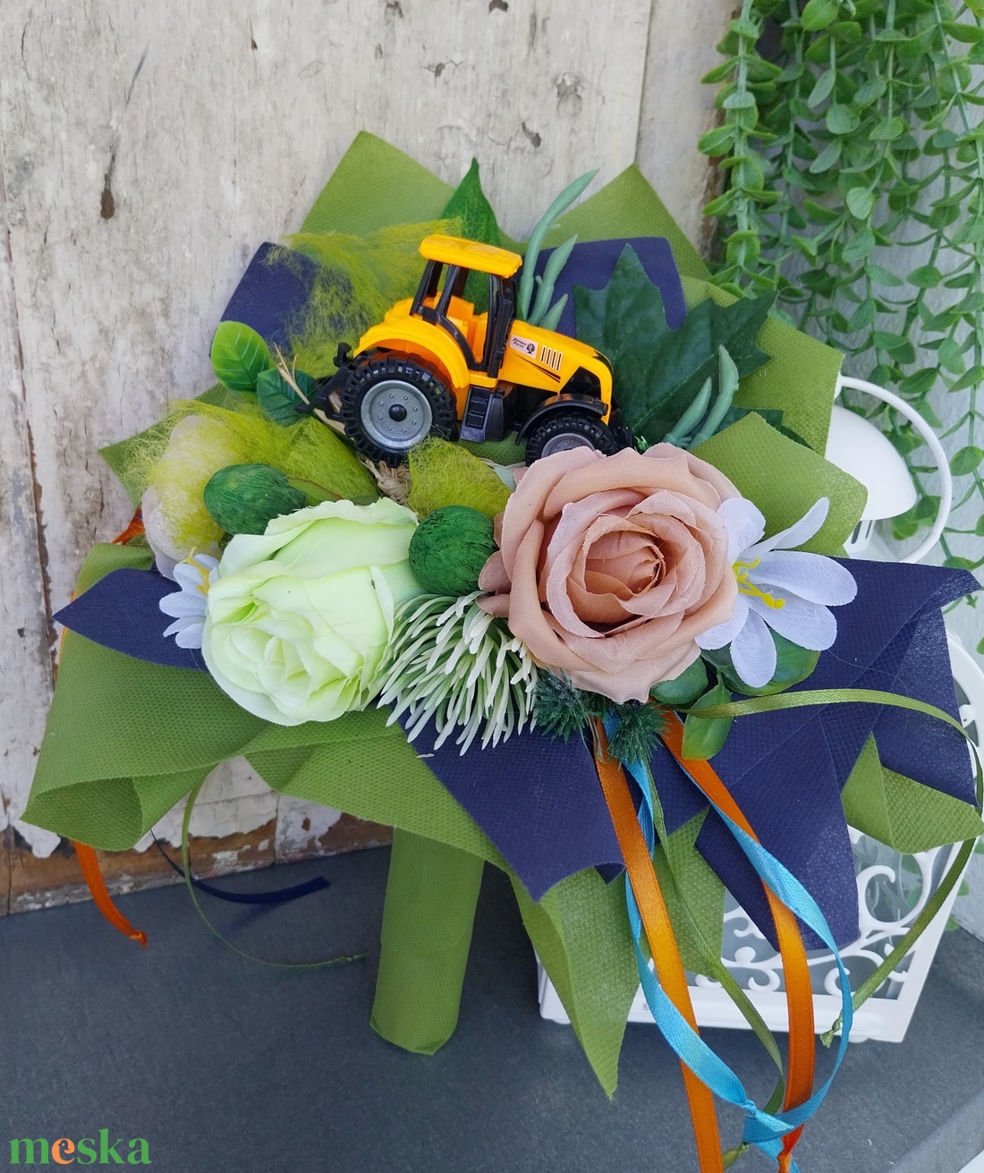 Ovis ballagási csokor - traktor - otthon & életmód - virágdekoráció - virágok - virágcsokor - Meska.hu