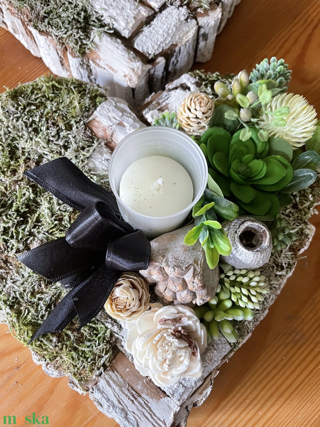 Szív alakú sírdísz gyertyával selyem és szárazvirágokból - otthon & életmód - vallás - temetkezési tárgy - sírdísz, kegyeleti dísz - Meska.hu Szív alakú sírdísz gyertyával selyem és szárazvirágokból - otthon & életmód - vallás - temetkezési tárgy - sírdísz, kegyeleti dísz - Meska.hu