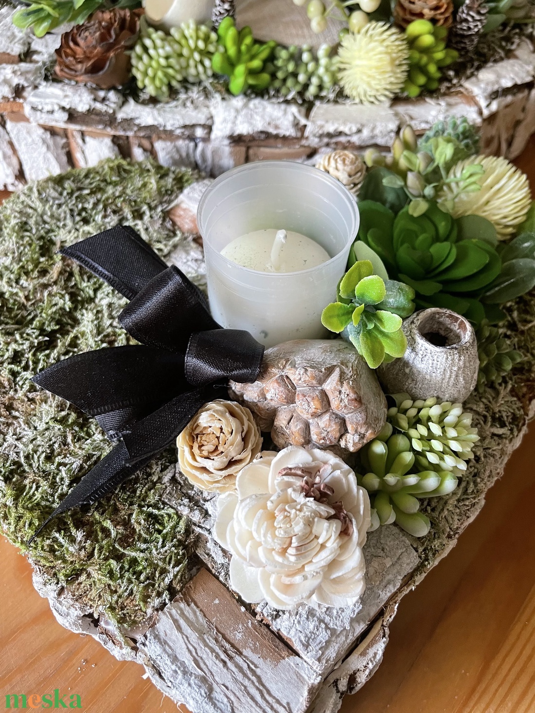 Szív alakú sírdísz gyertyával selyem és szárazvirágokból - otthon & életmód - vallás - temetkezési tárgy - sírdísz, kegyeleti dísz - Meska.hu Szív alakú sírdísz gyertyával selyem és szárazvirágokból - otthon & életmód - vallás - temetkezési tárgy - sírdísz, kegyeleti dísz - Meska.hu