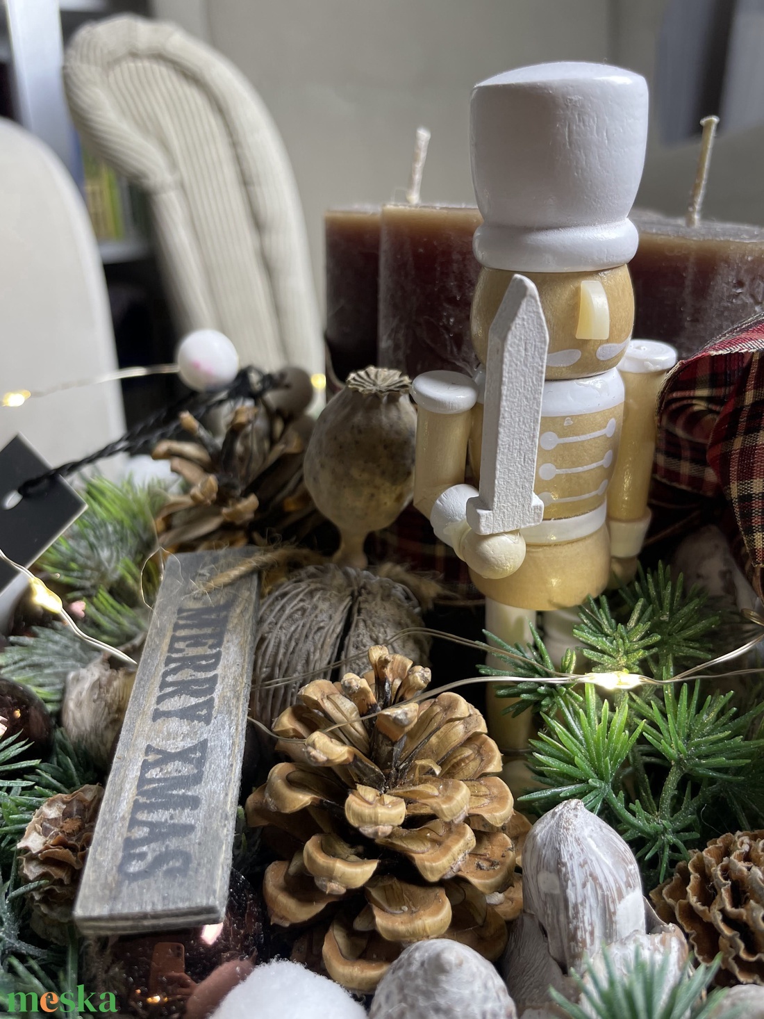 Elegáns adventi asztaldísz kerek fatálcán - karácsony - adventi díszek - adventi asztaldísz - Meska.hu