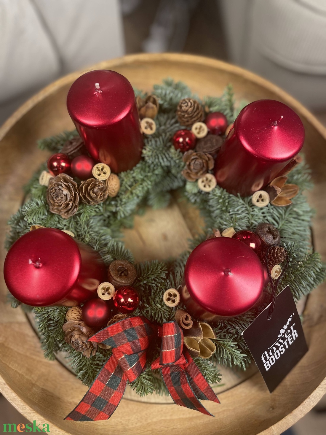 Élőfenyős adventi asztaldísz piros/bézs/fehér gyertyákkal - karácsony - adventi díszek - adventi asztaldísz - Meska.hu