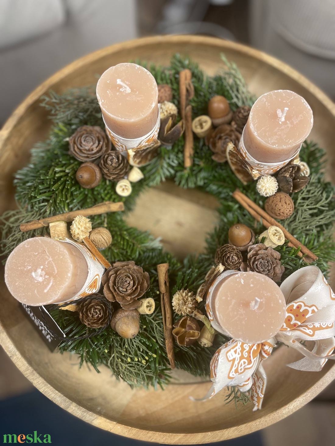 Élőfenyős adventi asztaldísz piros/bézs/fehér gyertyákkal - karácsony - adventi díszek - adventi asztaldísz - Meska.hu