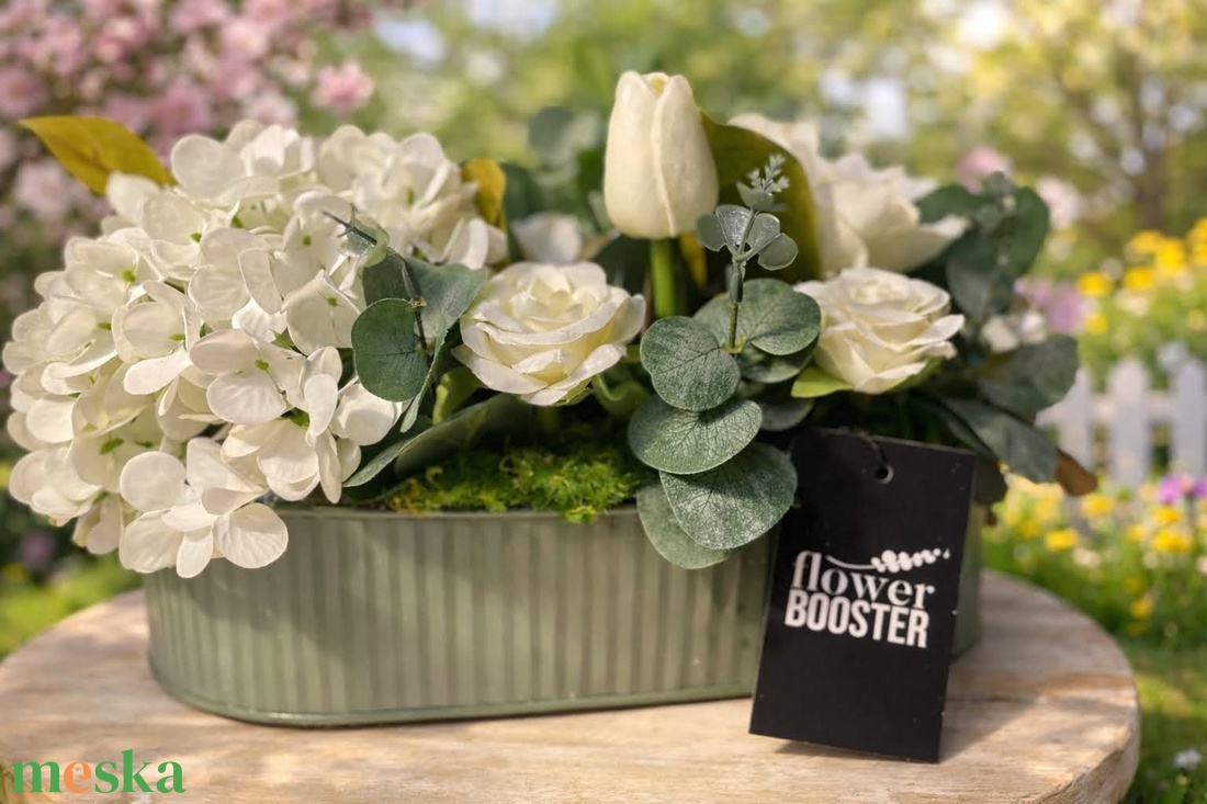 Tavaszi virágok fém kaspóban (30 cm) - otthon & életmód - virágdekoráció - virágdíszek - virágdísz kaspóban - Meska.hu