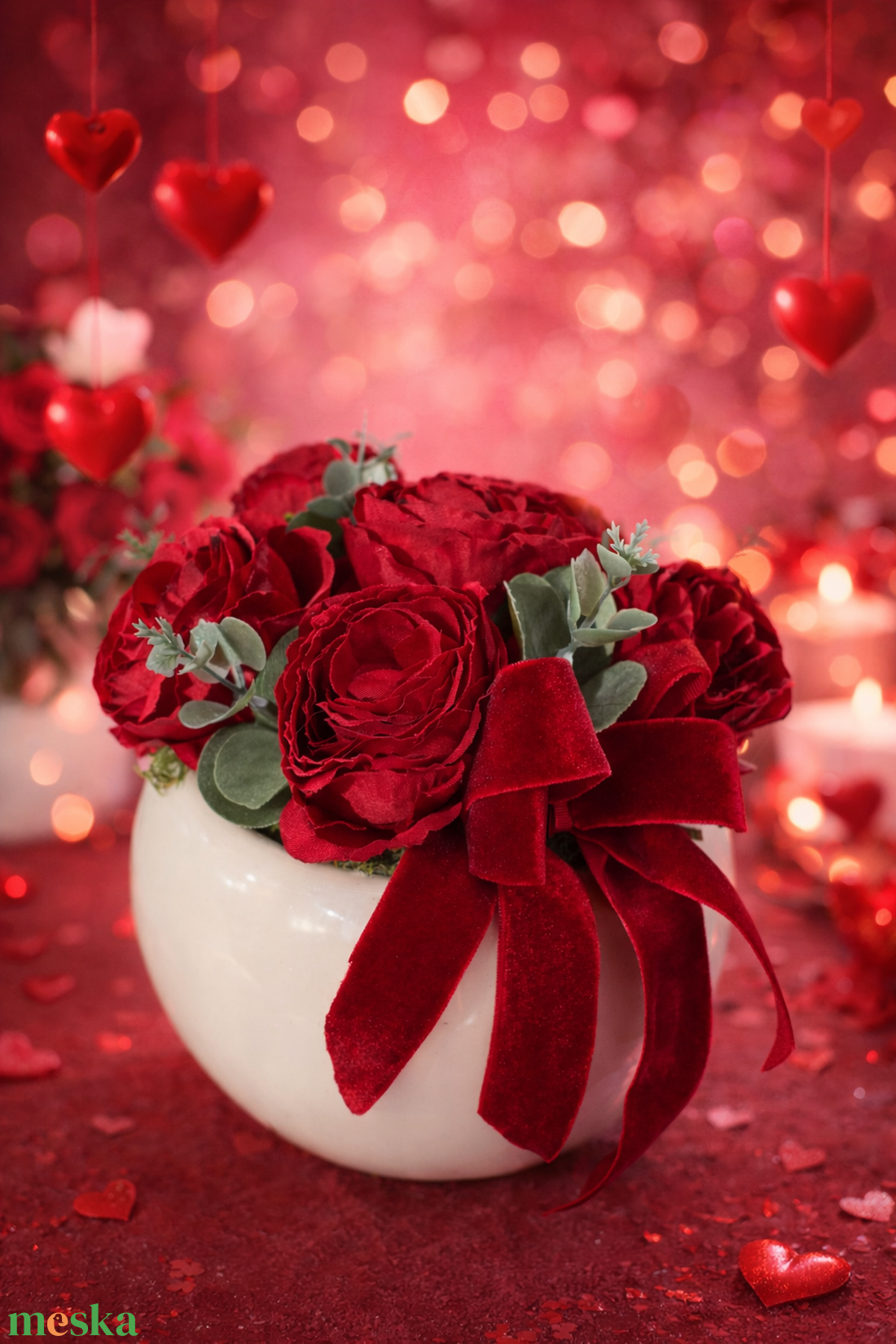 Asztaldísz Valentín napra kerámia kaspóban - otthon & életmód - virágdekoráció - virágdíszek - virágdísz kaspóban - Meska.hu