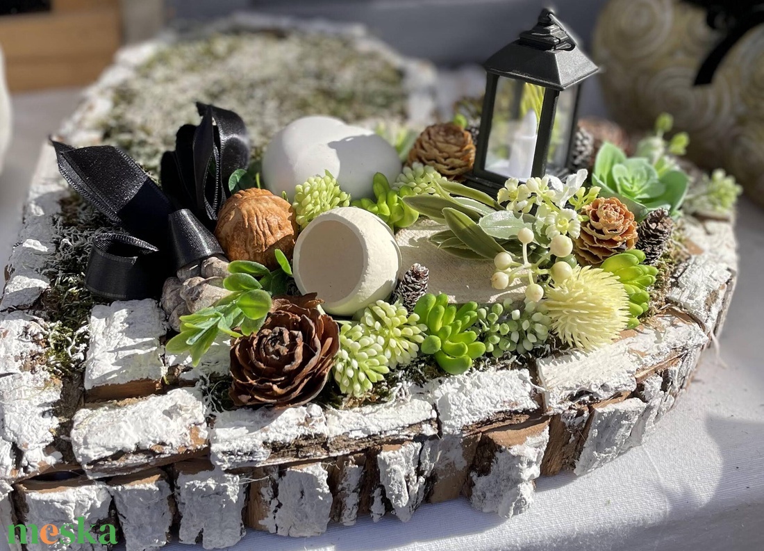 Sírdísz selyem és szárazvirágokból ledes mécsessel - otthon & életmód - vallás - temetkezési tárgy - sírdísz, kegyeleti dísz - Meska.hu