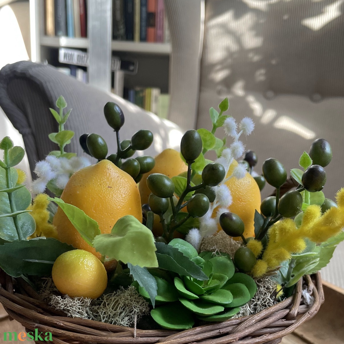 Nyári citromos asztaldísz fonott kosárban - otthon & életmód - dekoráció - asztal és polc dekoráció - asztaldísz - Meska.hu
