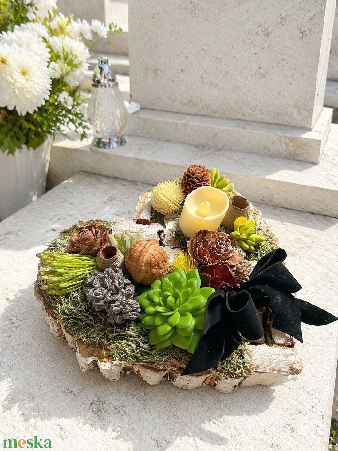 Sírdísz csodás selyem és szárazvirágokból ledes mécsessel - otthon & életmód - vallás - temetkezési tárgy - sírdísz, kegyeleti dísz - Meska.hu
