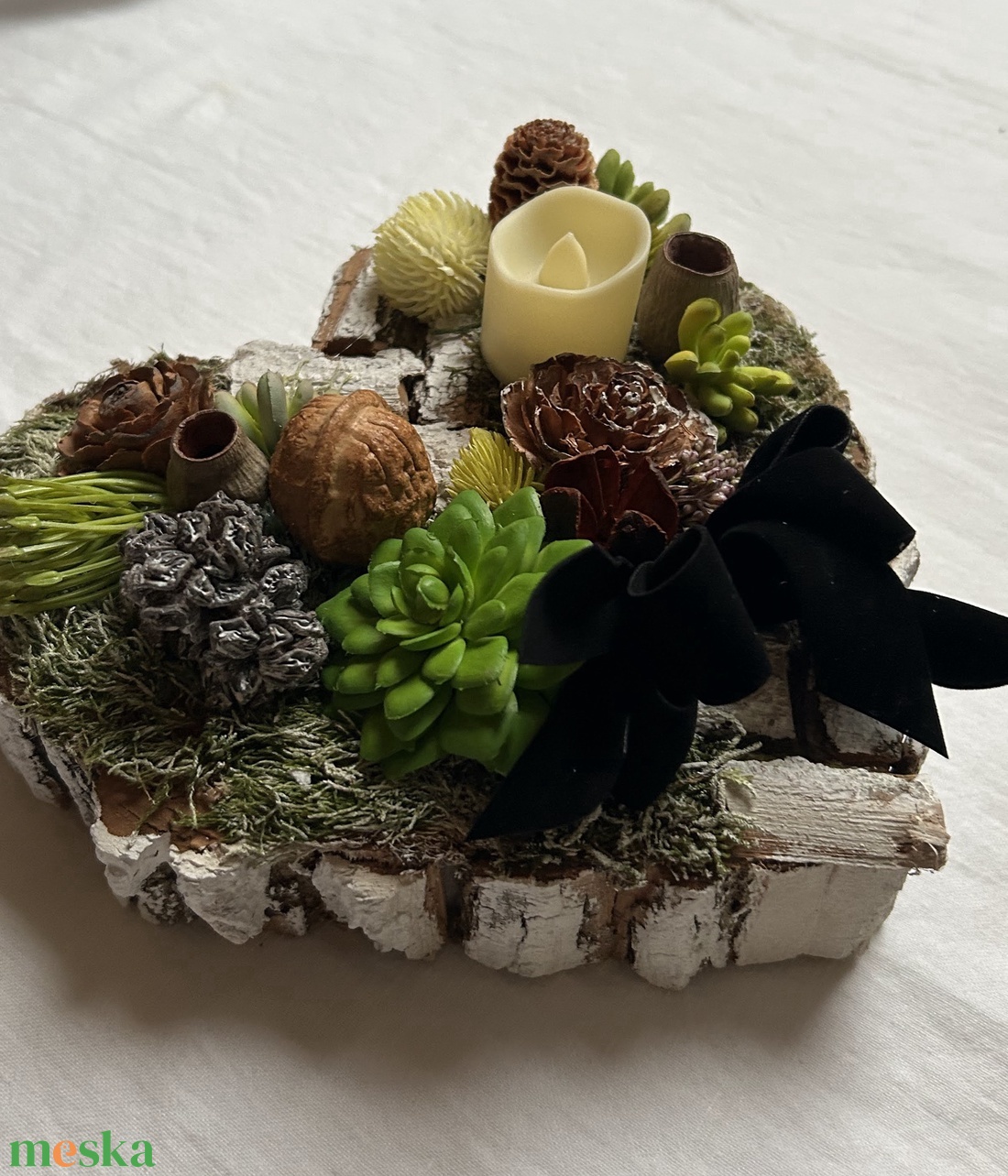 Sírdísz csodás selyem és szárazvirágokból ledes mécsessel - otthon & életmód - vallás - temetkezési tárgy - sírdísz, kegyeleti dísz - Meska.hu
