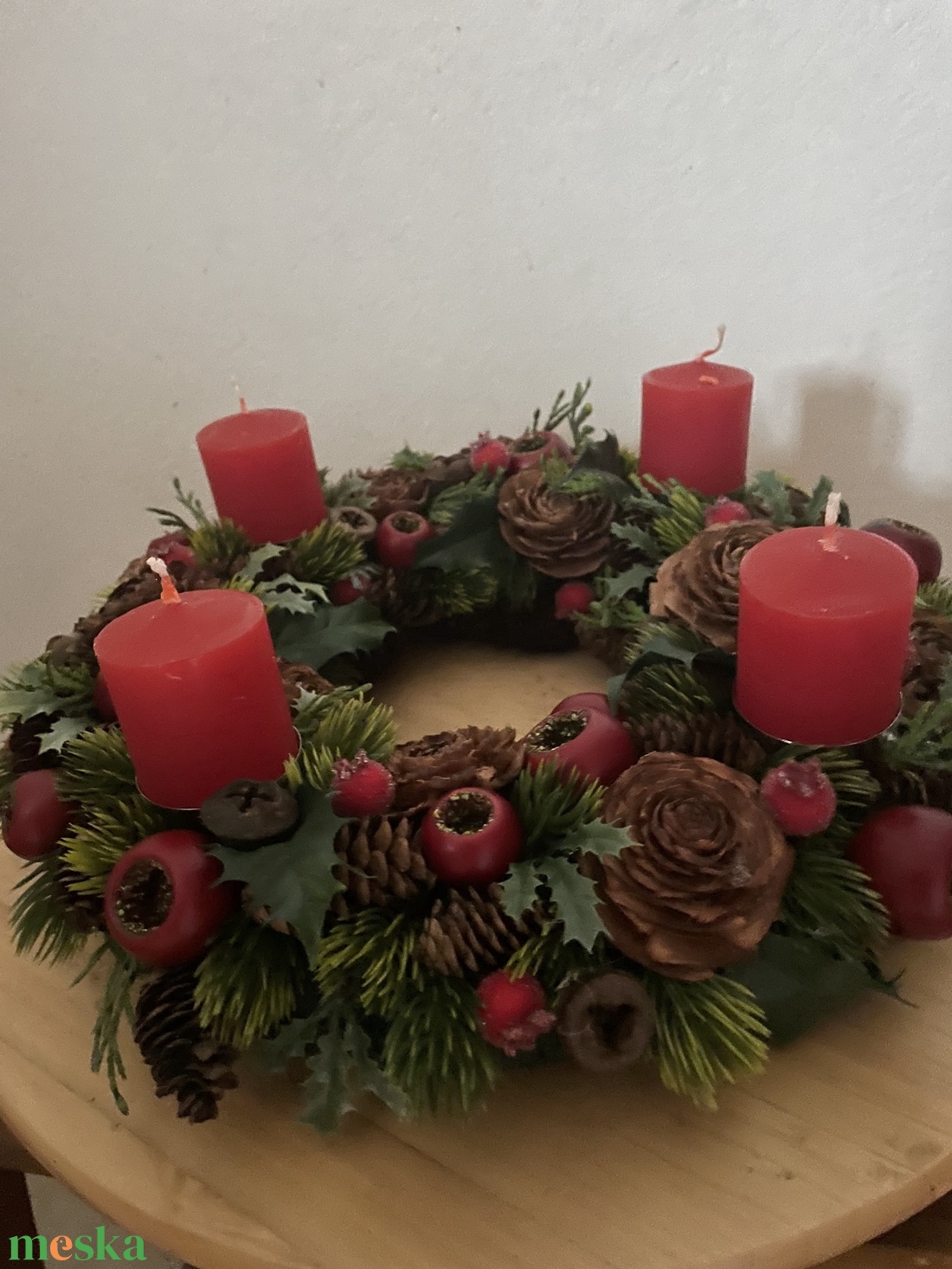 Klasszikus adventi koszorú - otthon & életmód - dekoráció - asztal és polc dekoráció - asztaldísz - Meska.hu