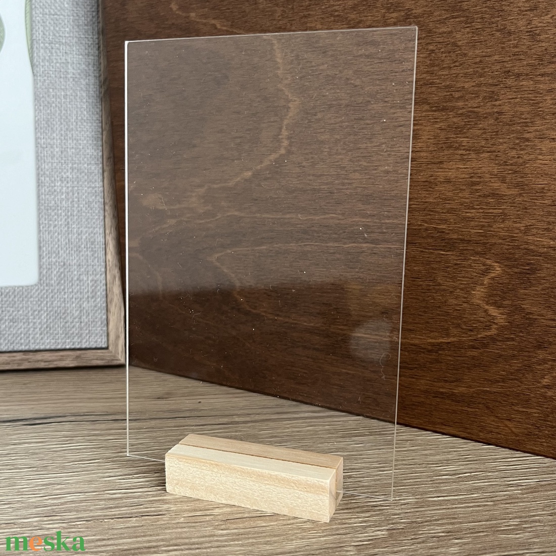 Plexi asztalszám esküvőre 10x15 cm- fa talppal - esküvő - dekoráció - asztaldísz - Meska.hu Plexi asztalszám esküvőre 10x15 cm- fa talppal - esküvő - dekoráció - asztaldísz - Meska.hu