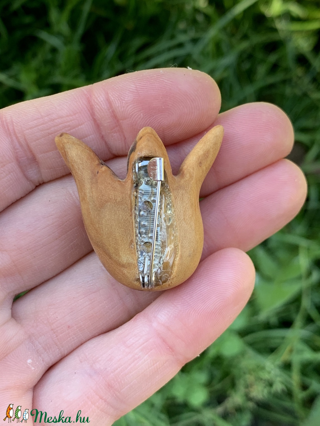 Szilvafából tulipán bross 2. - ékszer - kitűző és bross - kitűző - Meska.hu Szilvafából tulipán bross 2. - ékszer - kitűző és bross - kitűző - Meska.hu