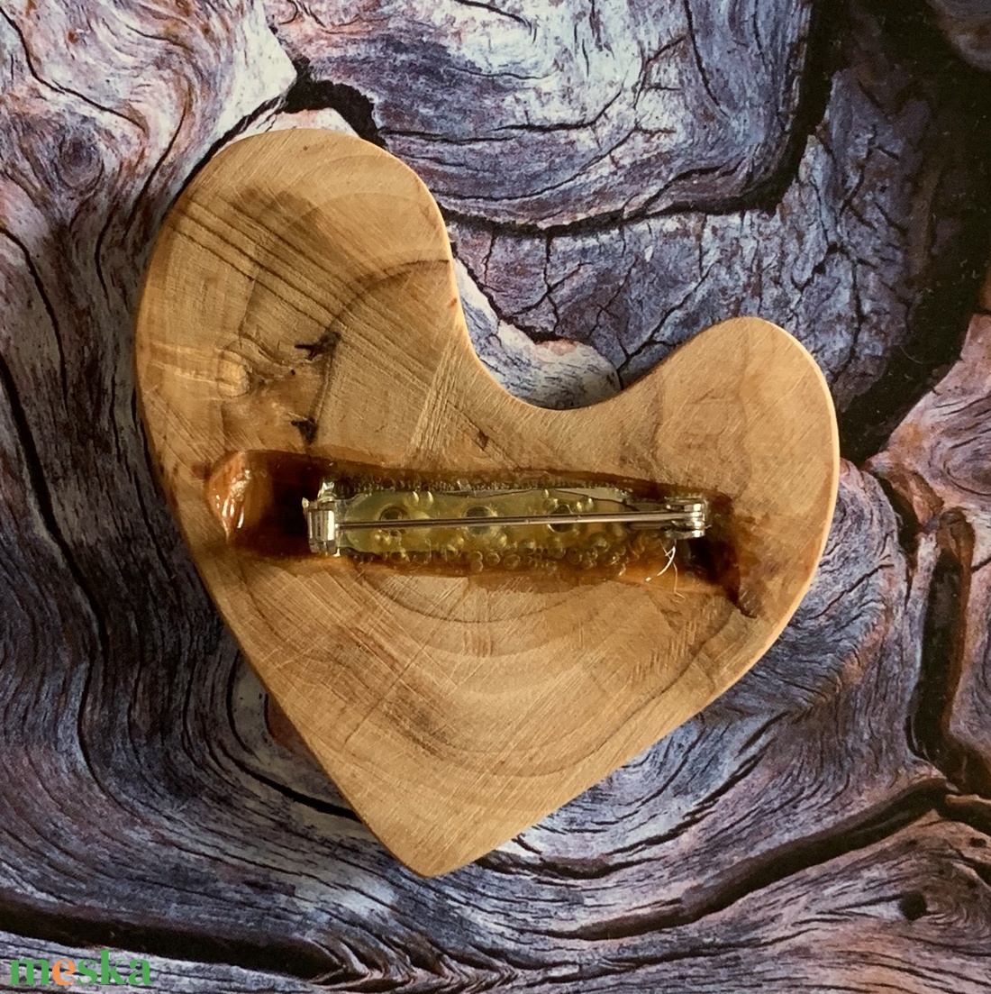 Vadkörtefa szív alakú bross - ékszer - kitűző és bross - kitűző - Meska.hu Vadkörtefa szív alakú bross - ékszer - kitűző és bross - kitűző - Meska.hu