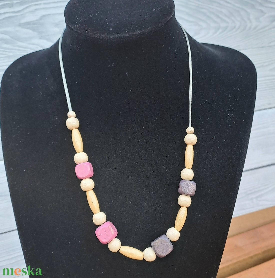 Bézs és rózsaszín fa nyaklánc - ékszer - nyaklánc - bogyós nyaklánc - Meska.hu Bézs és rózsaszín fa nyaklánc - ékszer - nyaklánc - bogyós nyaklánc - Meska.hu