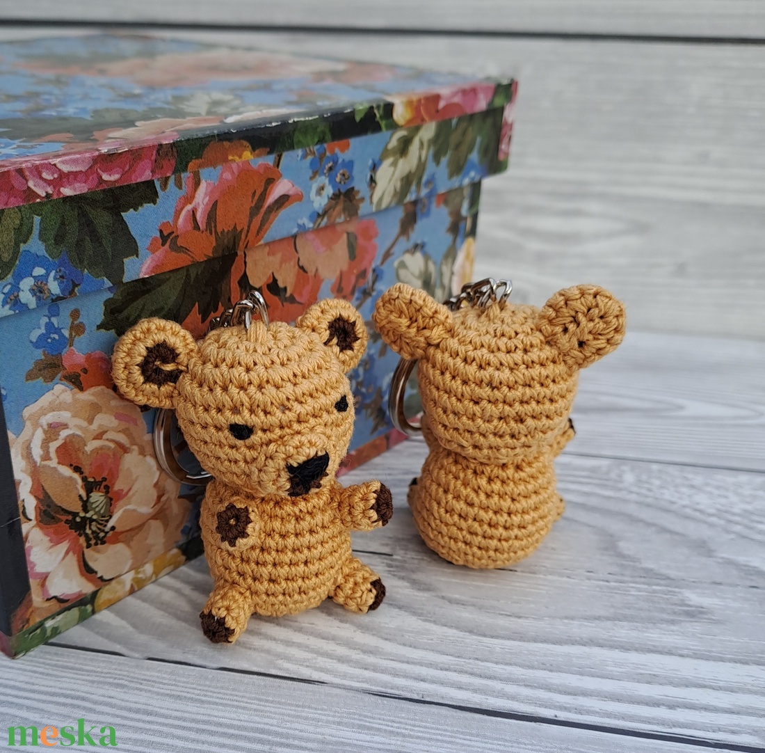Horgolt mini medve kulcstartó - táska & tok - kulcstartó & táskadísz - kulcstartó - Meska.hu Horgolt mini medve kulcstartó - táska & tok - kulcstartó & táskadísz - kulcstartó - Meska.hu