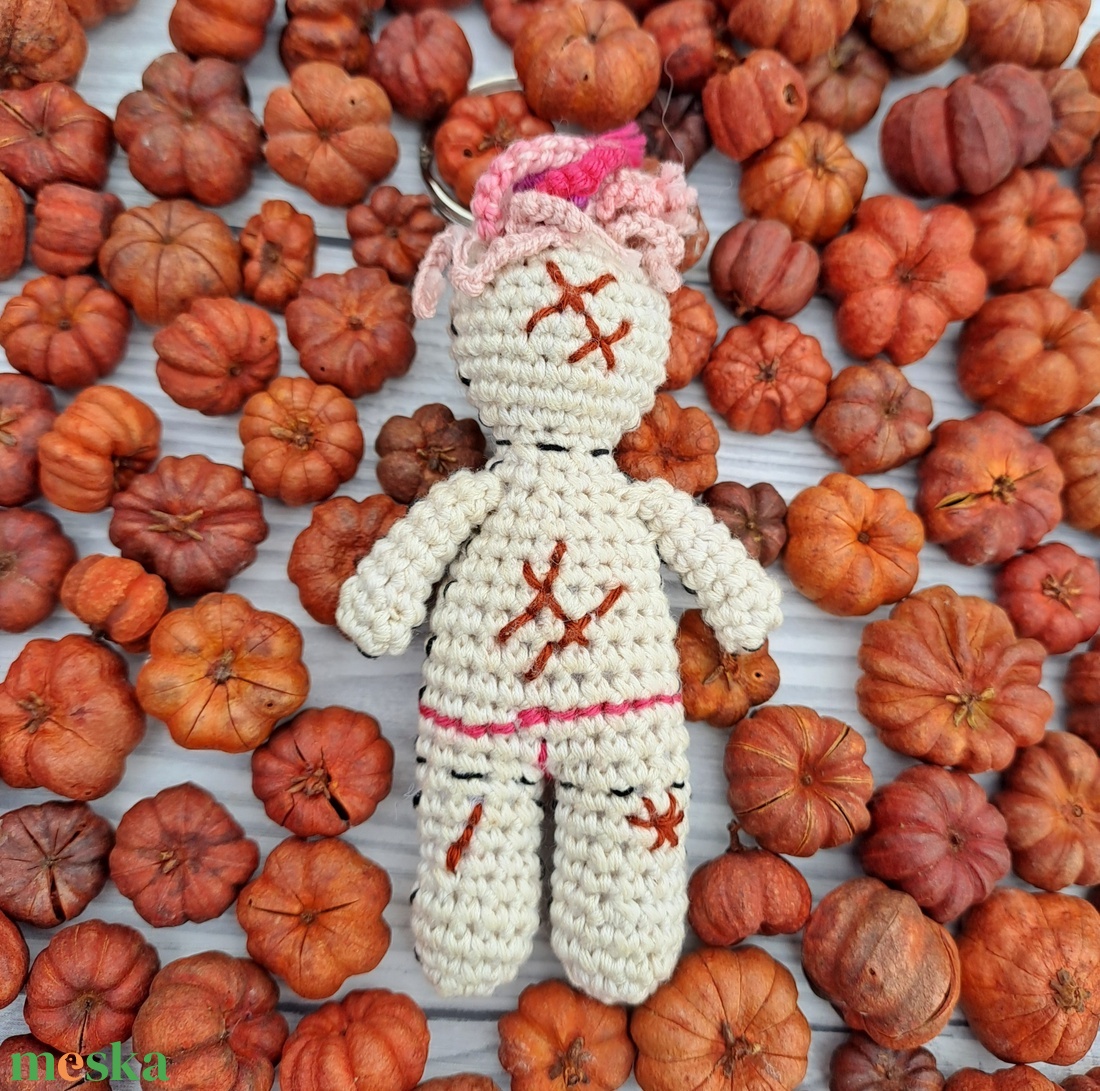 Mini vudu baba Halloween kulcstartó - táska & tok - kulcstartó & táskadísz - kulcstartó - Meska.hu Mini vudu baba Halloween kulcstartó - táska & tok - kulcstartó & táskadísz - kulcstartó - Meska.hu