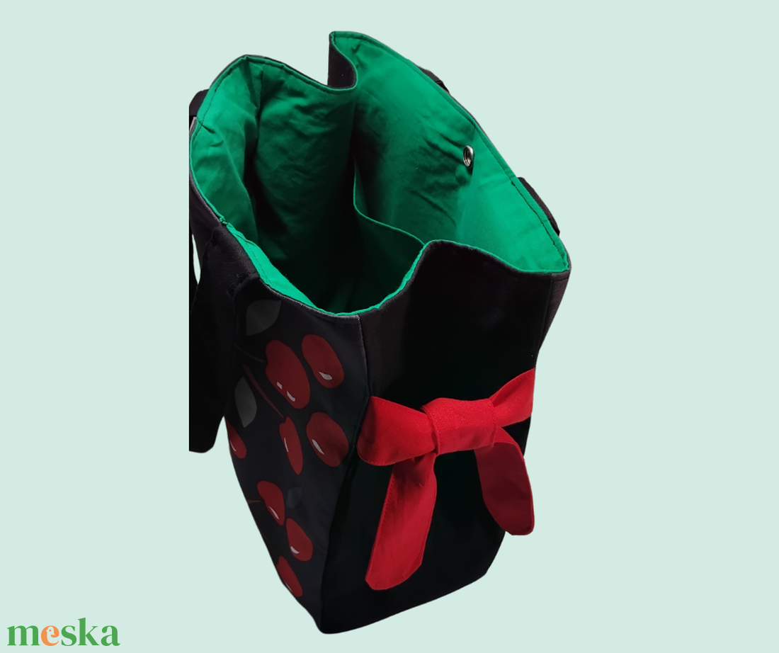 Cseresznyés, nyári vászontáska zöld béléssel, patentos záródással - táska & tok - bevásárlás & shopper táska - shopper, textiltáska, szatyor - Meska.hu Cseresznyés, nyári vászontáska zöld béléssel, patentos záródással - táska & tok - bevásárlás & shopper táska - shopper, textiltáska, szatyor - Meska.hu