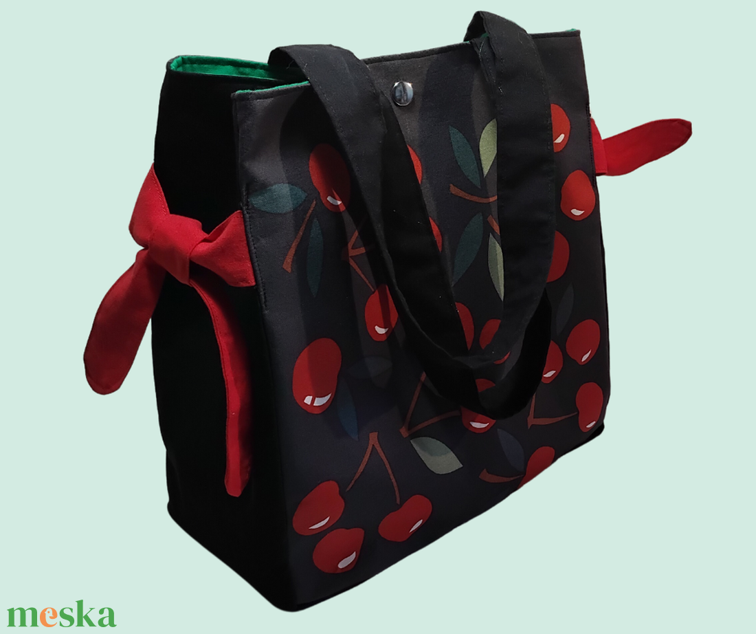 Cseresznyés, nyári vászontáska zöld béléssel, patentos záródással - táska & tok - bevásárlás & shopper táska - shopper, textiltáska, szatyor - Meska.hu Cseresznyés, nyári vászontáska zöld béléssel, patentos záródással - táska & tok - bevásárlás & shopper táska - shopper, textiltáska, szatyor - Meska.hu