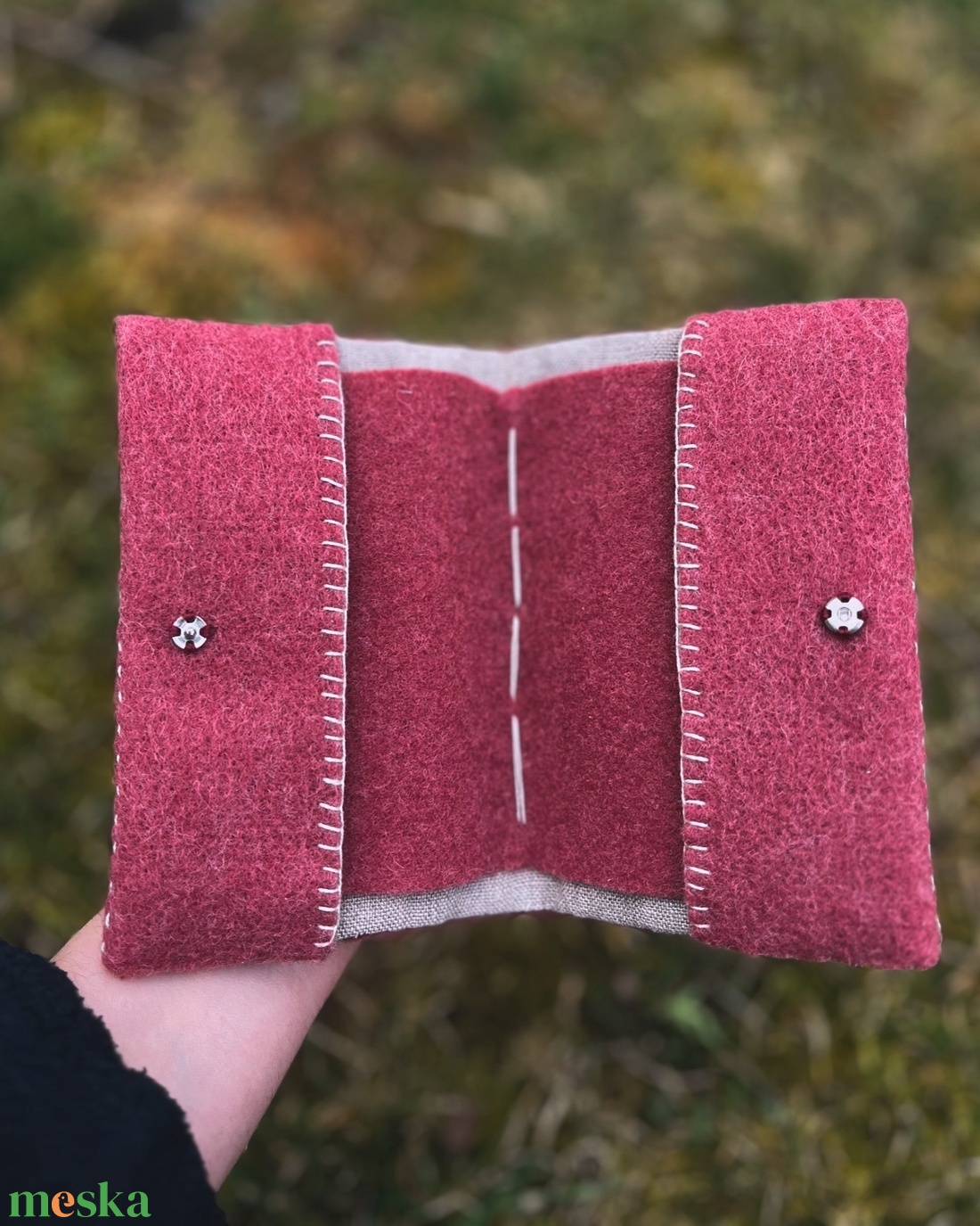 Kézzel varrott utazós varrós tárca, gyapjúfilcből - otthon & életmód - lakástextil - varrókellék - Meska.hu