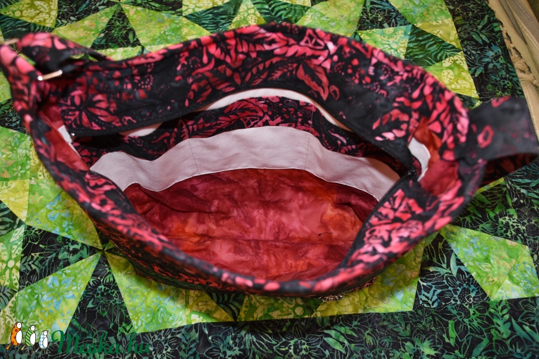 Batik táska - fekete-ciklámen színekben - táska & tok - kézitáska & válltáska - válltáska - Meska.hu Batik táska - fekete-ciklámen színekben - táska & tok - kézitáska & válltáska - válltáska - Meska.hu