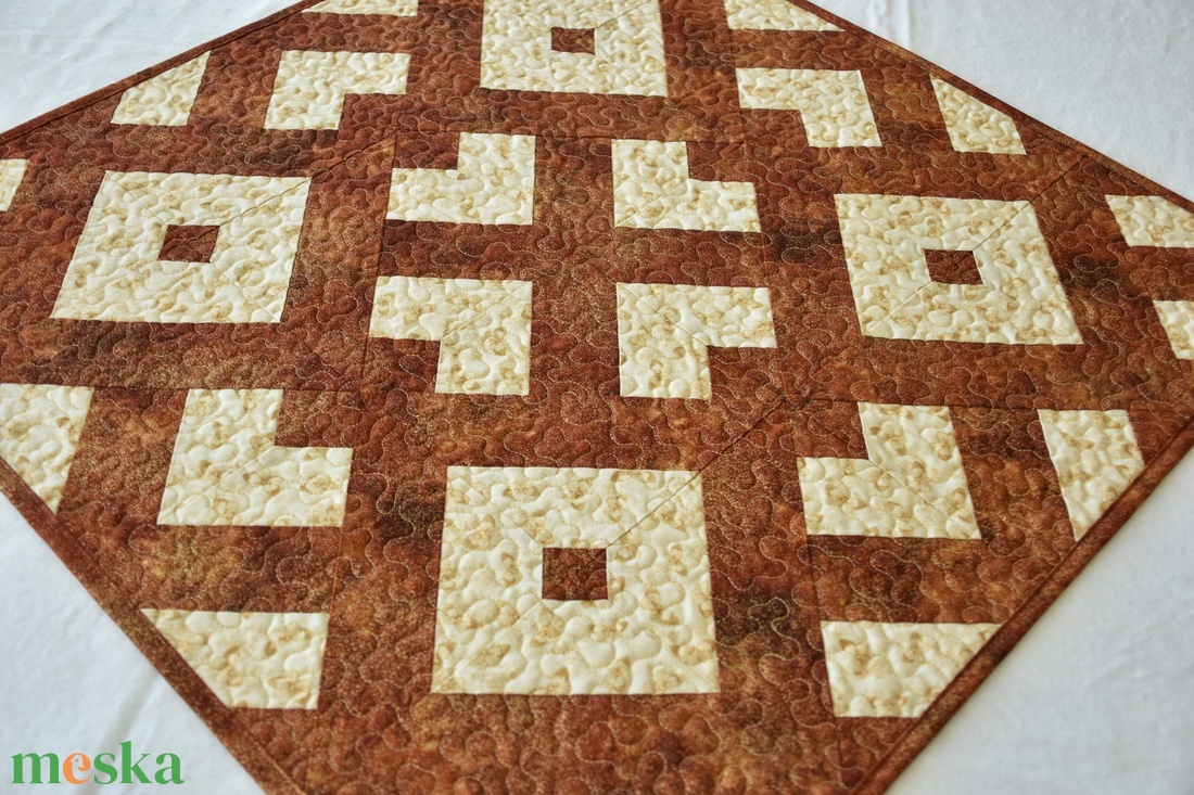 Rozsdabarna patchwork terítő - otthon & életmód - konyhafelszerelés, tálalás - tálalás - terítő - Meska.hu Rozsdabarna patchwork terítő - otthon & életmód - konyhafelszerelés, tálalás - tálalás - terítő - Meska.hu