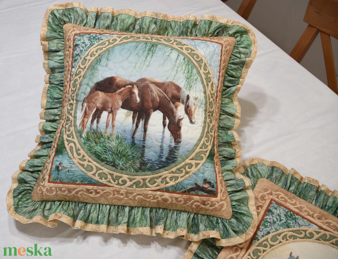 Lovak párnahuzat pár - 40x40cm párnákra - otthon & életmód - lakástextil - párna & párnahuzat - Meska.hu Lovak párnahuzat pár - 40x40cm párnákra - otthon & életmód - lakástextil - párna & párnahuzat - Meska.hu