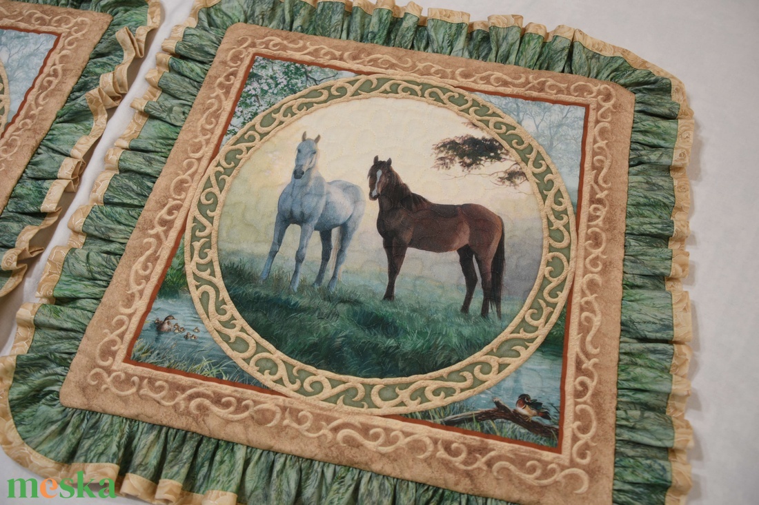 Lovak párnahuzat pár - 40x40cm párnákra - otthon & életmód - lakástextil - párna & párnahuzat - Meska.hu Lovak párnahuzat pár - 40x40cm párnákra - otthon & életmód - lakástextil - párna & párnahuzat - Meska.hu