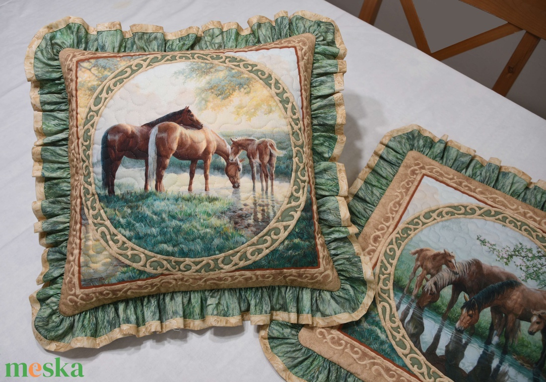 Lovak párnahuzat pár - 40x40cm párnákra - otthon & életmód - lakástextil - párna & párnahuzat - Meska.hu Lovak párnahuzat pár - 40x40cm párnákra - otthon & életmód - lakástextil - párna & párnahuzat - Meska.hu