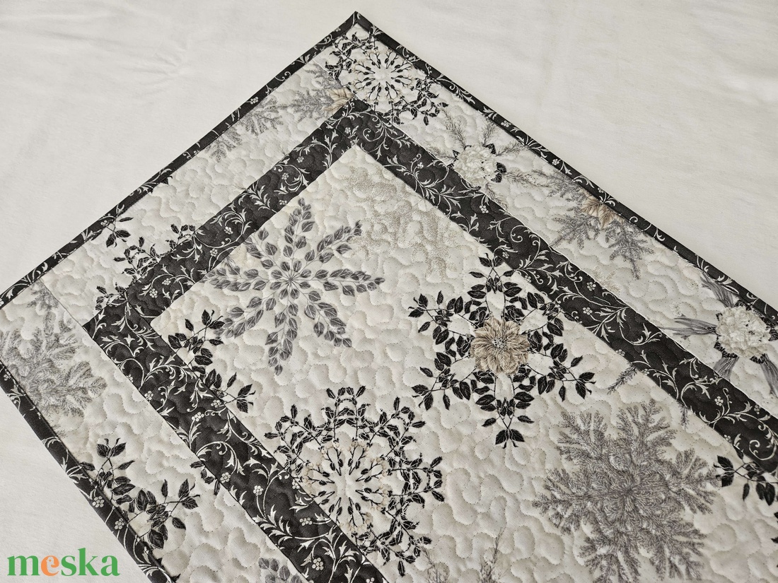 Karácsonyi futó - karácsony - karácsonyi lakásdekoráció - ünnepi asztaldekoráció - Meska.hu