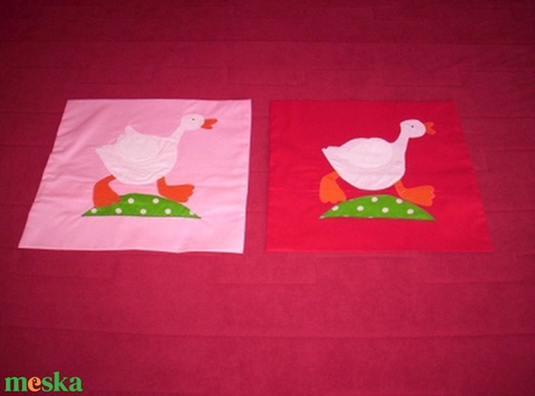 Libuskás párnácska - baba - mama - babaszoba dekoráció - gyerek díszpárna - Meska.hu