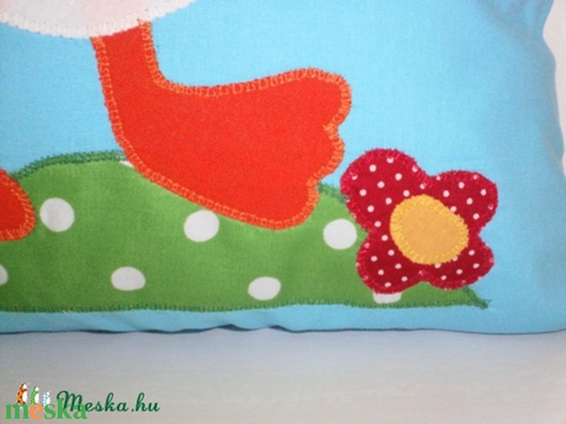 Libuskás párnácska - baba - mama - babaszoba dekoráció - gyerek díszpárna - Meska.hu