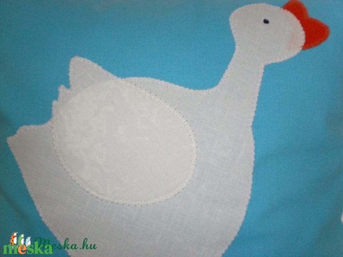 Libuskás párnácska - baba - mama - babaszoba dekoráció - gyerek díszpárna - Meska.hu