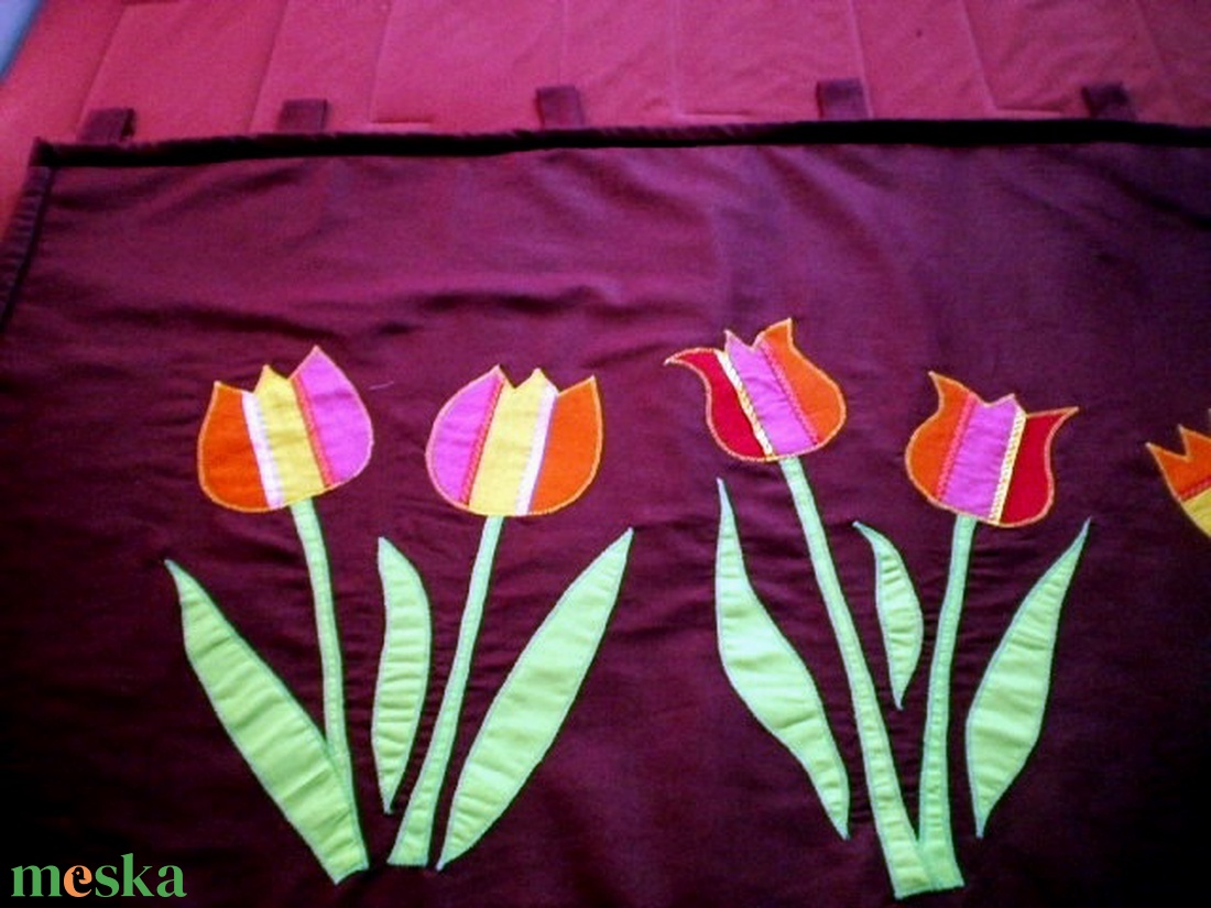 Rerndelhető bordó tulipános falvédő - baba - mama - babaszoba dekoráció - falvédő gyerekszobába - Meska.hu