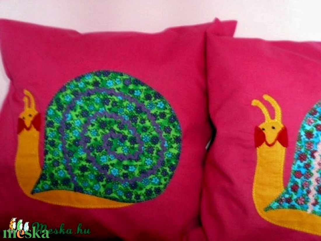  Pink virágos csiga-bigás párnácska - baba - mama - babaszoba dekoráció - gyerek díszpárna - Meska.hu