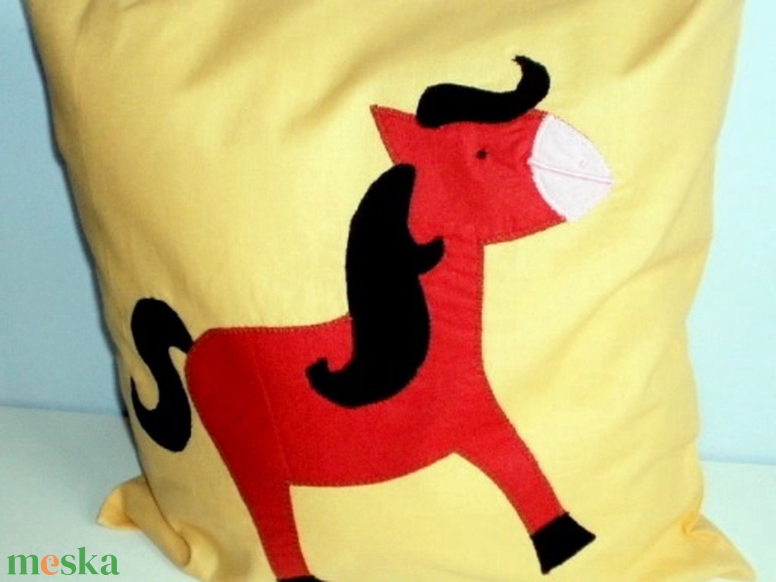 Vaníliasárga lovacskás párna - baba - mama - babaszoba dekoráció - gyerek díszpárna - Meska.hu