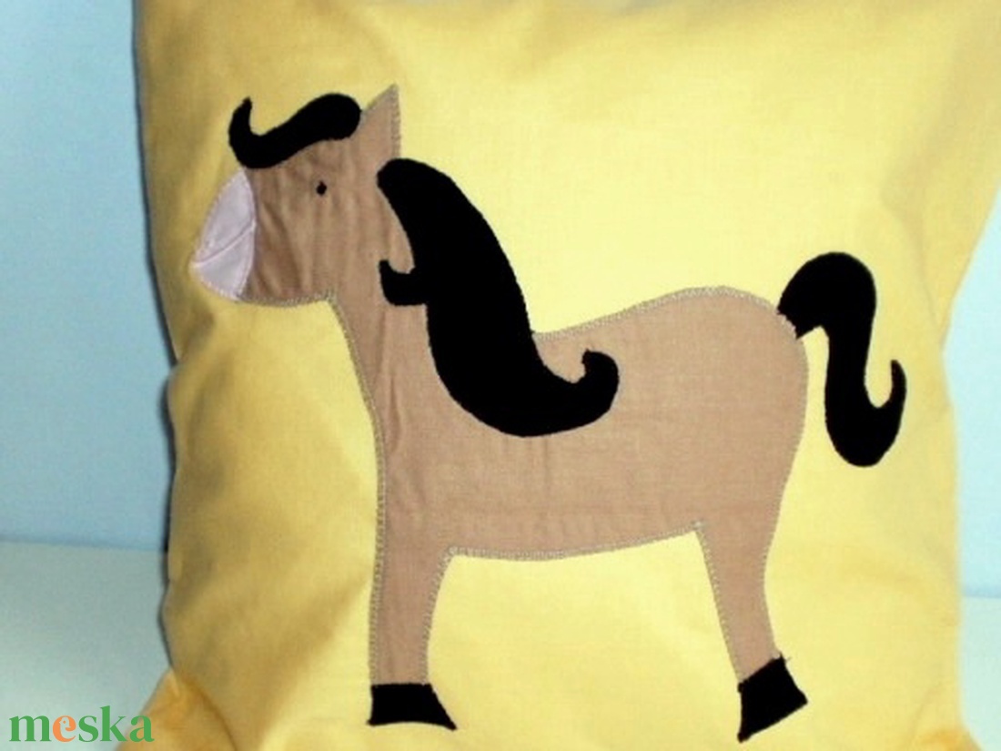 Vaníliasárga lovacskás párna - baba - mama - babaszoba dekoráció - gyerek díszpárna - Meska.hu