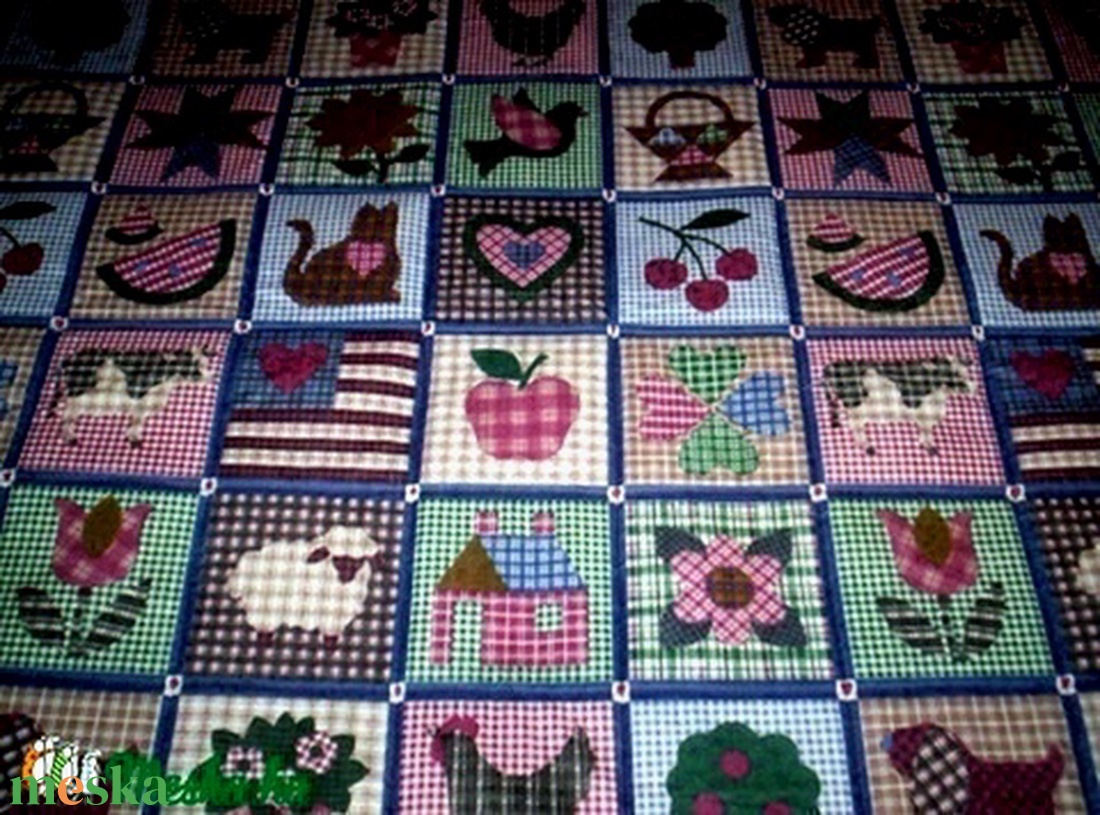 Patchwork mintás játszószőnyegszőnyeg ajándék csörgős textil babakockával! - játék & sport - 3 éves kor alattiaknak - játszószőnyeg - Meska.hu
