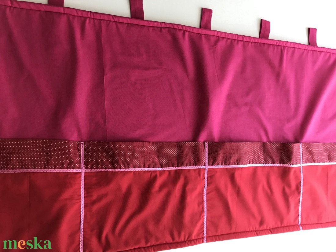 Érik a málna...Pink falvédő piros zsebekkel - otthon & életmód - babaszoba, gyerekszoba - falvédő gyerekszobába - Meska.hu Érik a málna...Pink falvédő piros zsebekkel - otthon & életmód - babaszoba, gyerekszoba - falvédő gyerekszobába - Meska.hu