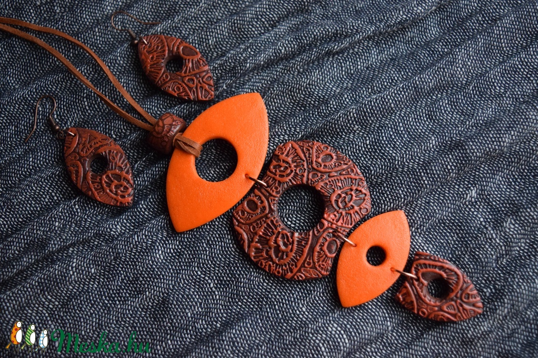 Narancs-barna lógós szett - ékszer - ékszerszett - Meska.hu