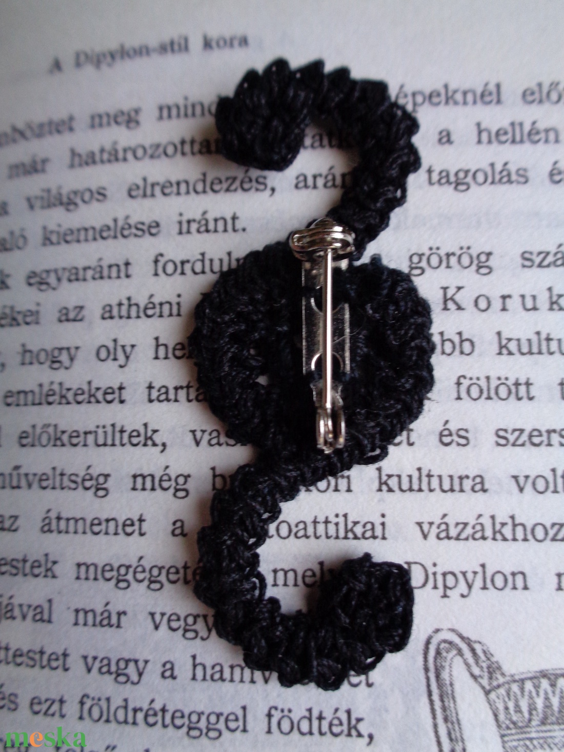 Paragrafus kitűző - ékszer - kitűző és bross - Meska.hu