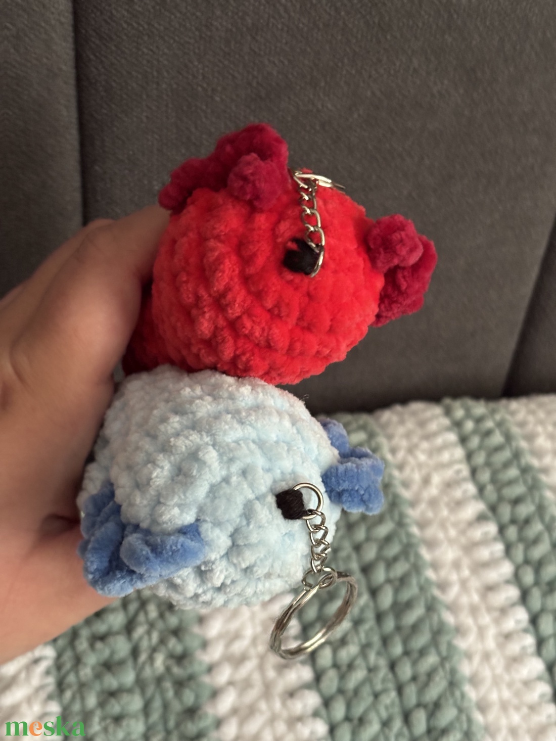 horgolt axolotl páros kulcstartó - táska & tok - kulcstartó & táskadísz - kulcstartó - Meska.hu