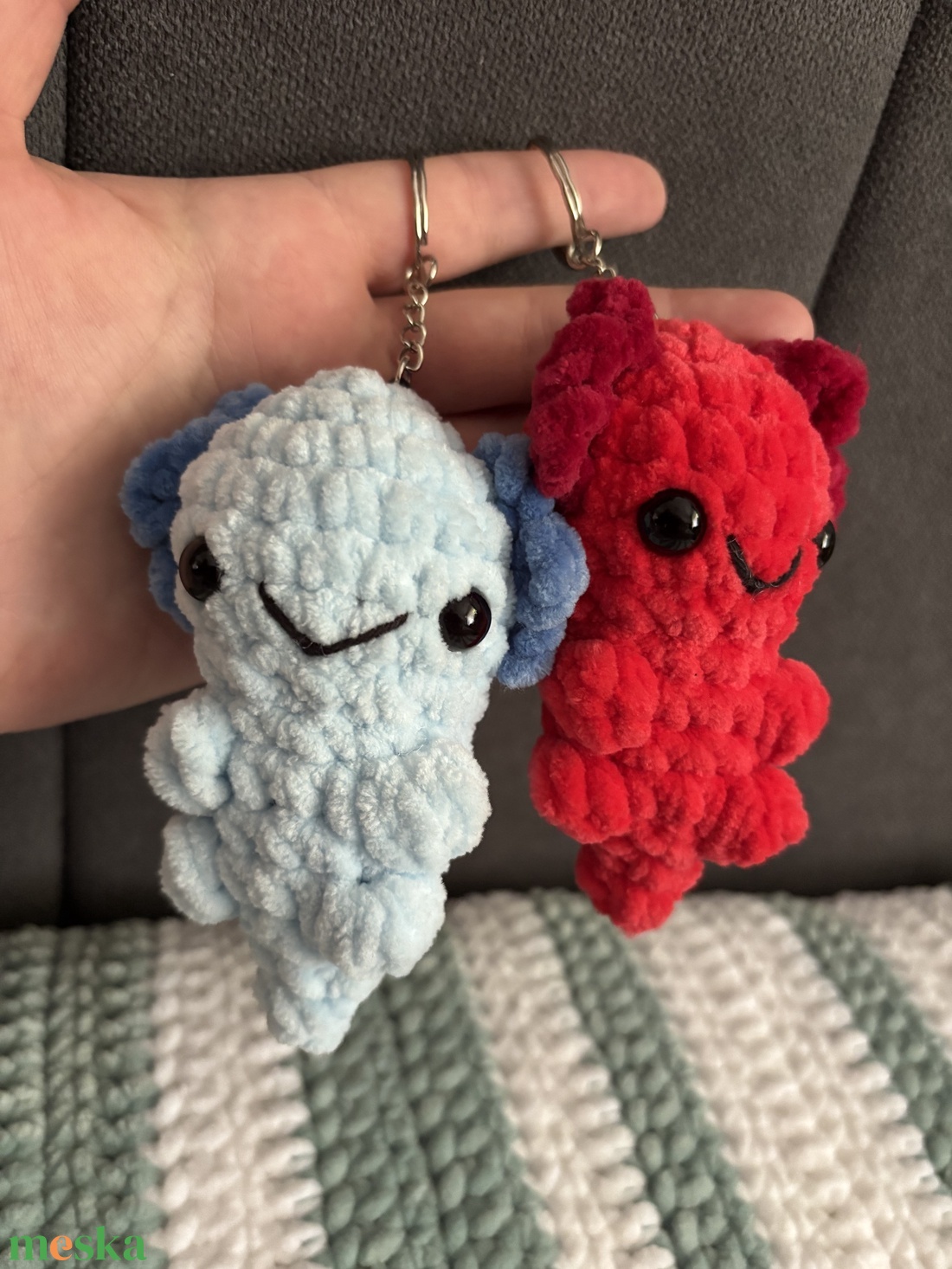 horgolt axolotl páros kulcstartó - táska & tok - kulcstartó & táskadísz - kulcstartó - Meska.hu
