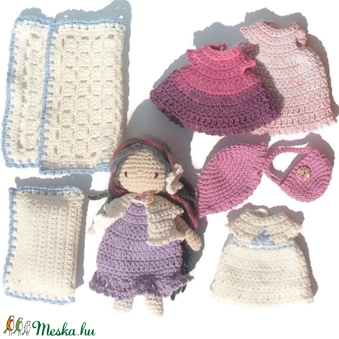 Majsa baba ruhatárral, kézzel készített öltöztethető baba díszdobozban. -  - Meska.hu