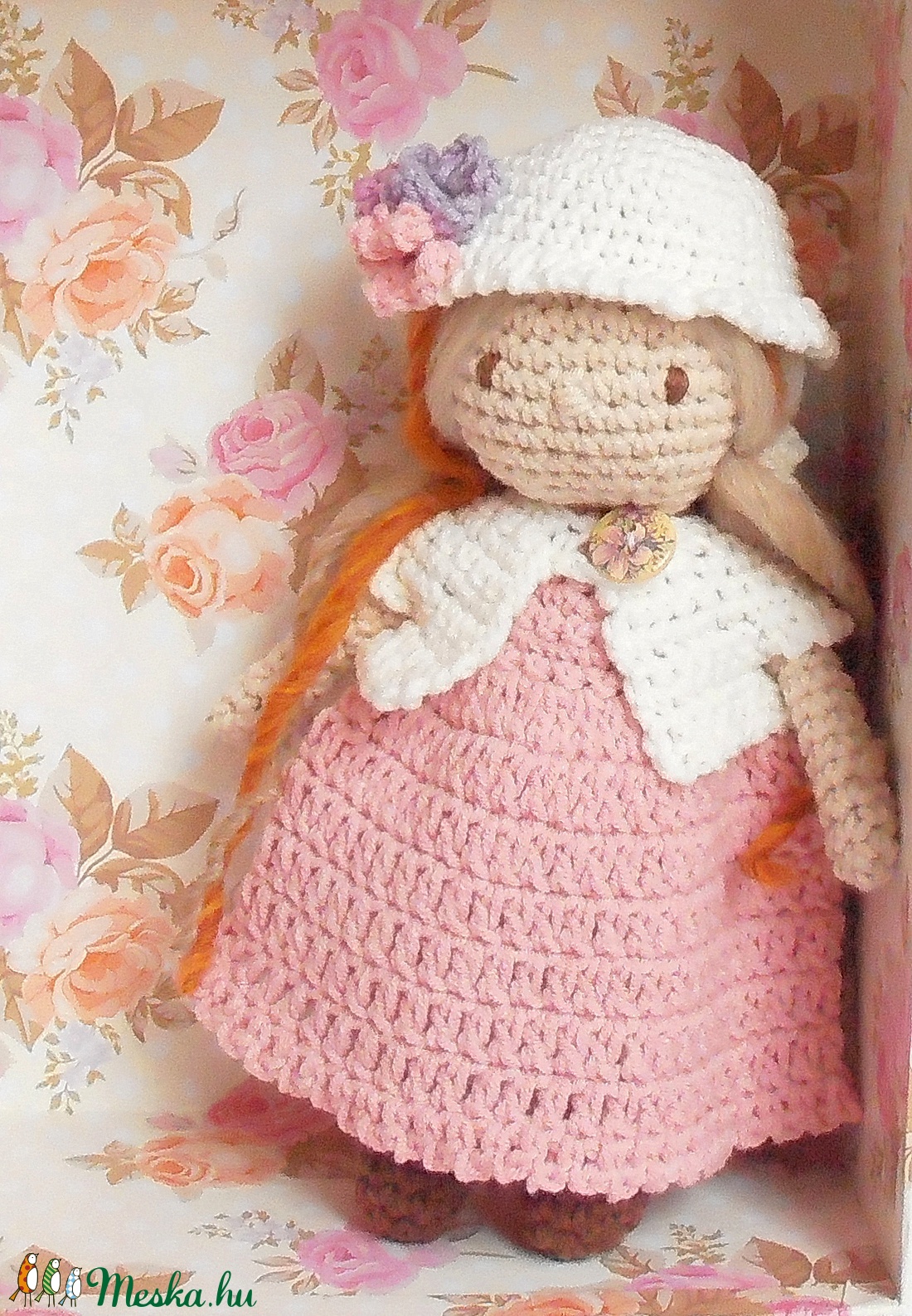 Emma baba ruhatárral, kézzel készített öltöztethető baba díszdobozban. - játék & sport - baba & babaház - öltöztethető baba - Meska.hu